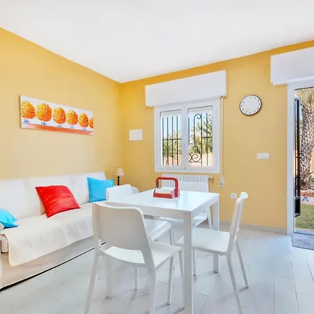 Maria I With Private Pool Apartament